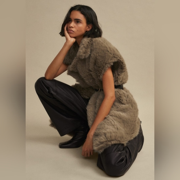 MANGO Faux fur vest - Picture 2 of 9